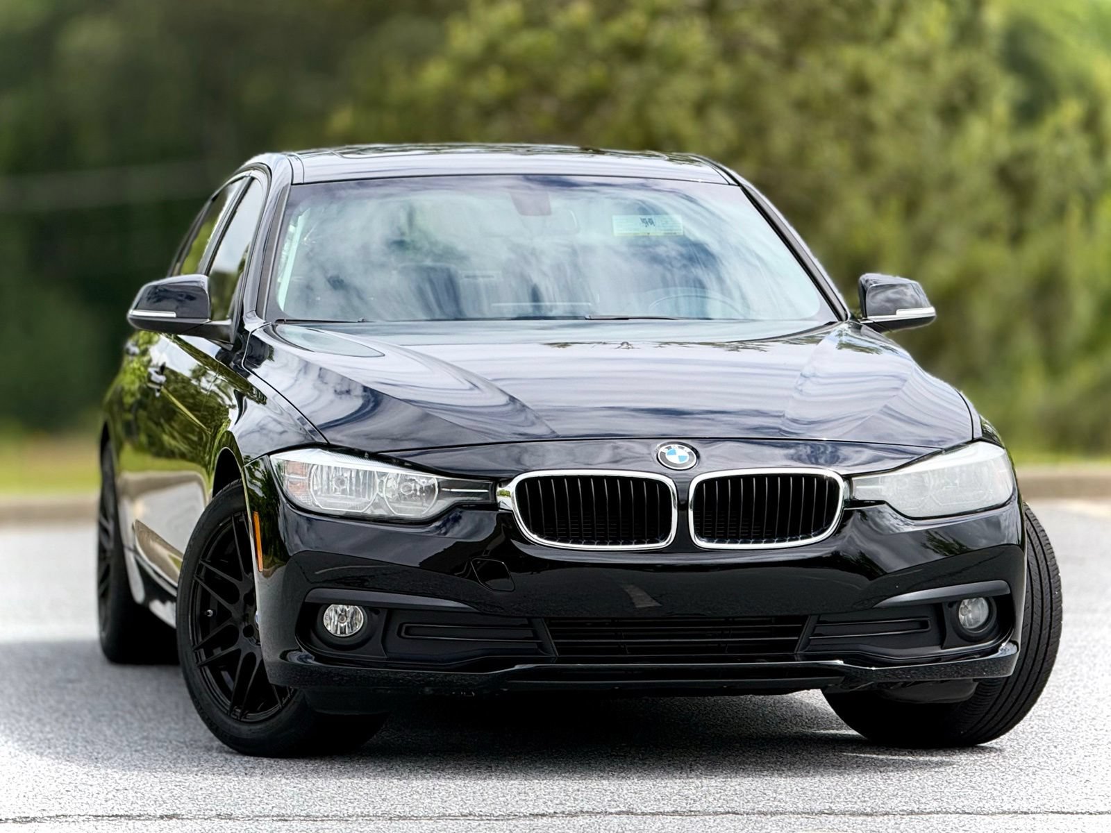 Used 2016 BMW 320i Sedan RWD image 4