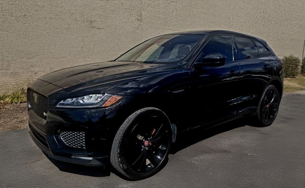 Used 2020 Jaguar F-PACE S image 1