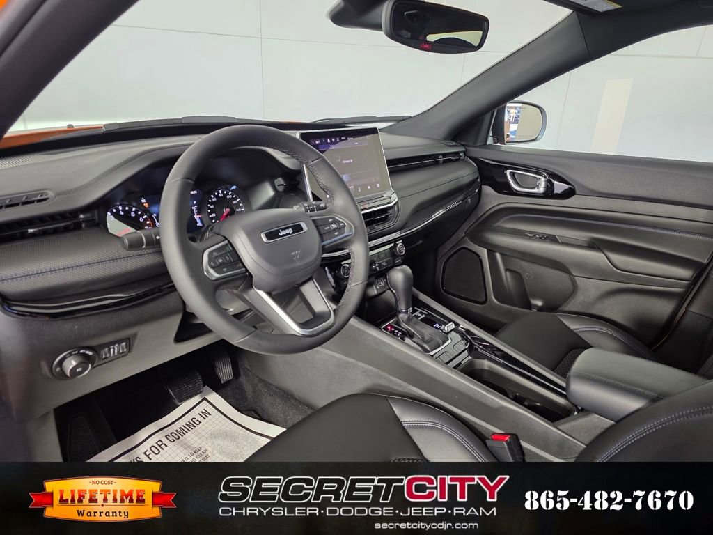 New 2026 Jeep Compass Latitude image 11