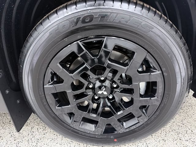 New 2026 Mitsubishi Outlander AWD image 19