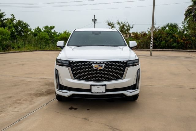 Used 2022 Cadillac Escalade Luxury RWD image 2