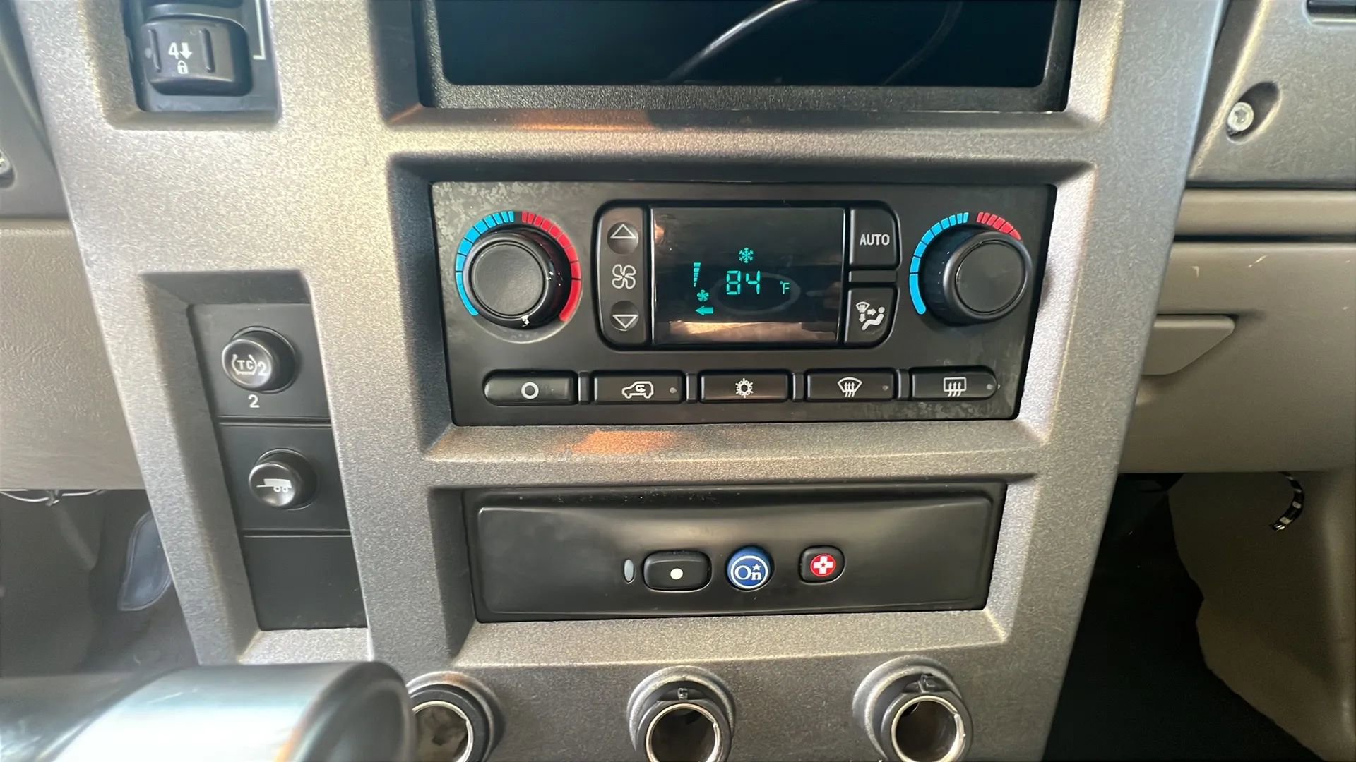 Used 2004 HUMMER H2 w/ Preferred Equipment Group image 21