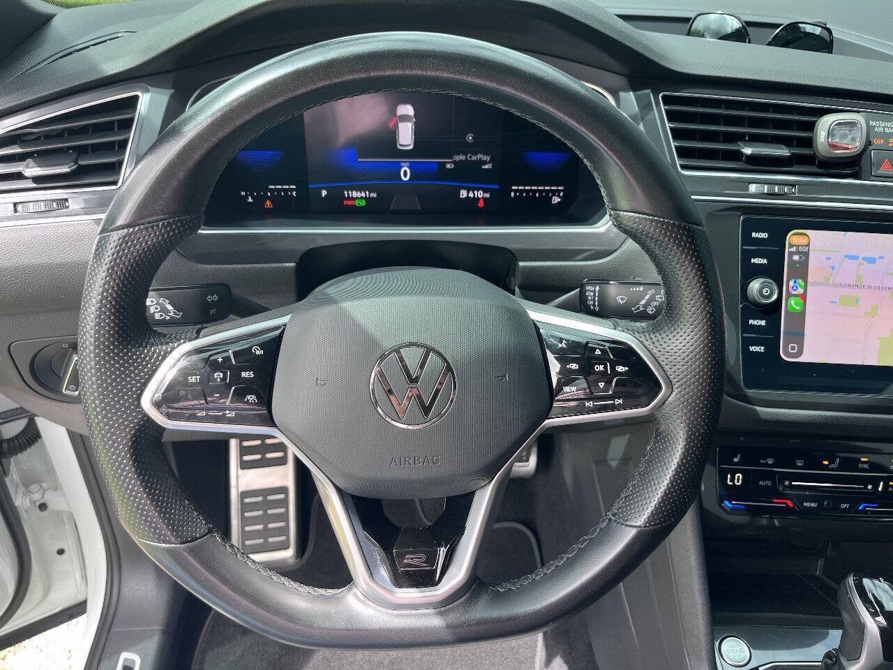 Used 2023 Volkswagen Tiguan SE R-Line FWD image 39