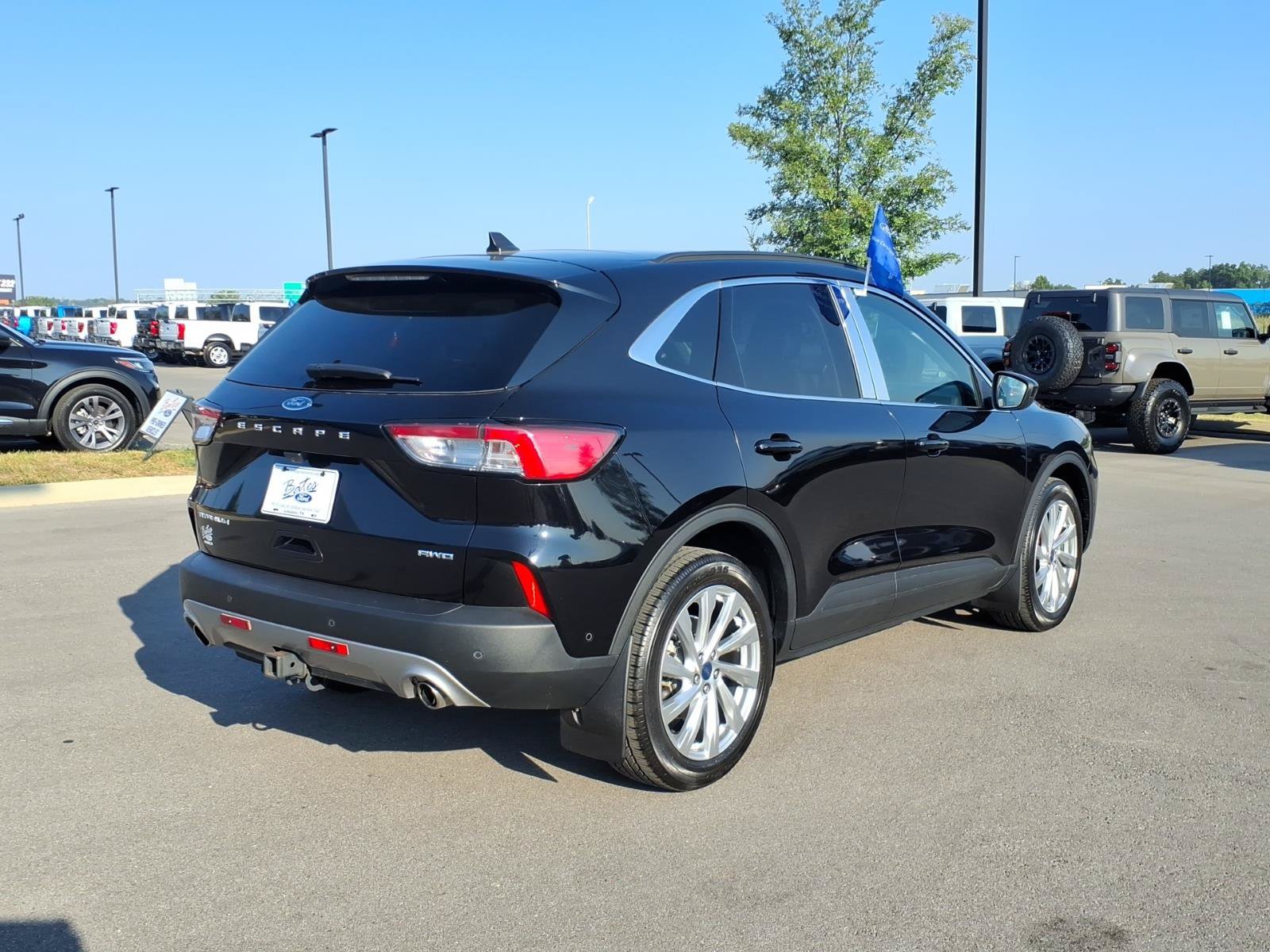 Certified 2021 Ford Escape Titanium w/ Titanium Elite Package AWD/4WD image 3