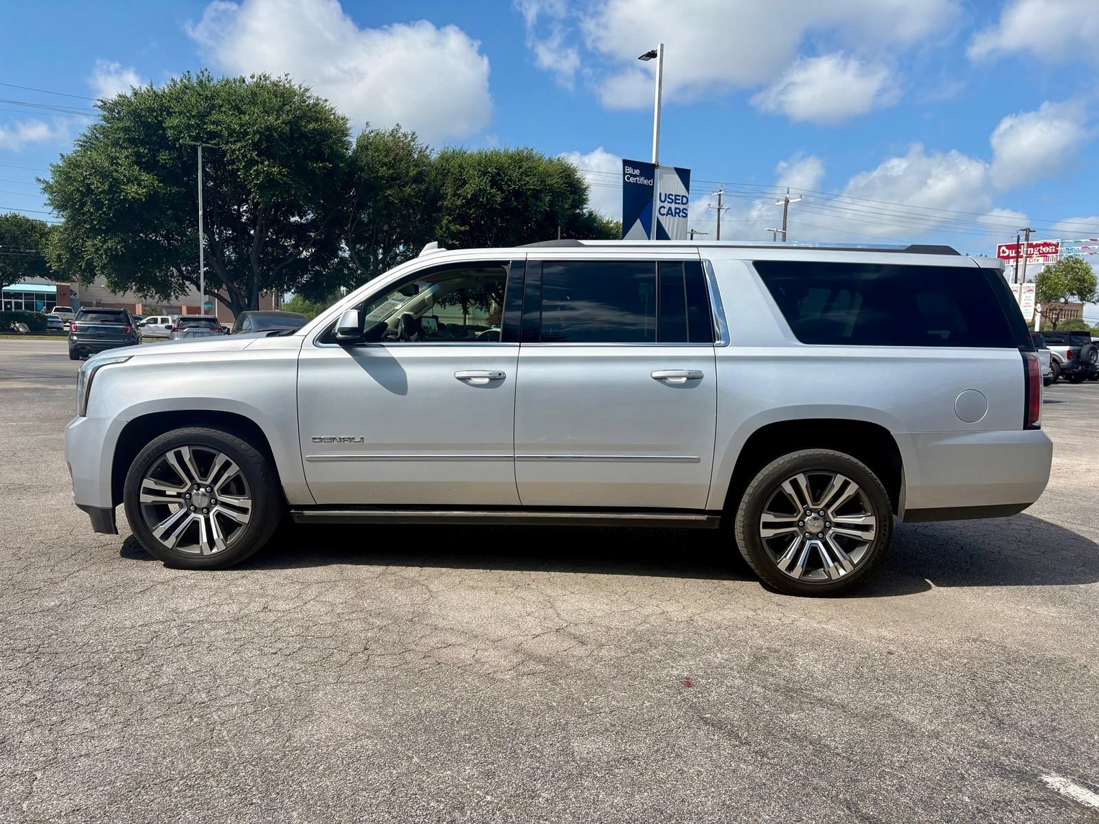Used 2019 GMC Yukon XL Denali w/ Denali Ultimate Package RWD image 8