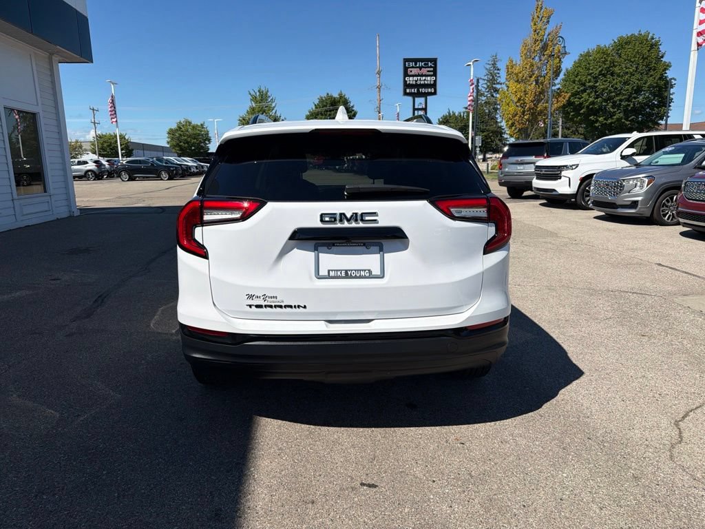 Certified 2024 GMC Terrain SLE w/ Driver Convenience Package FWD image 6