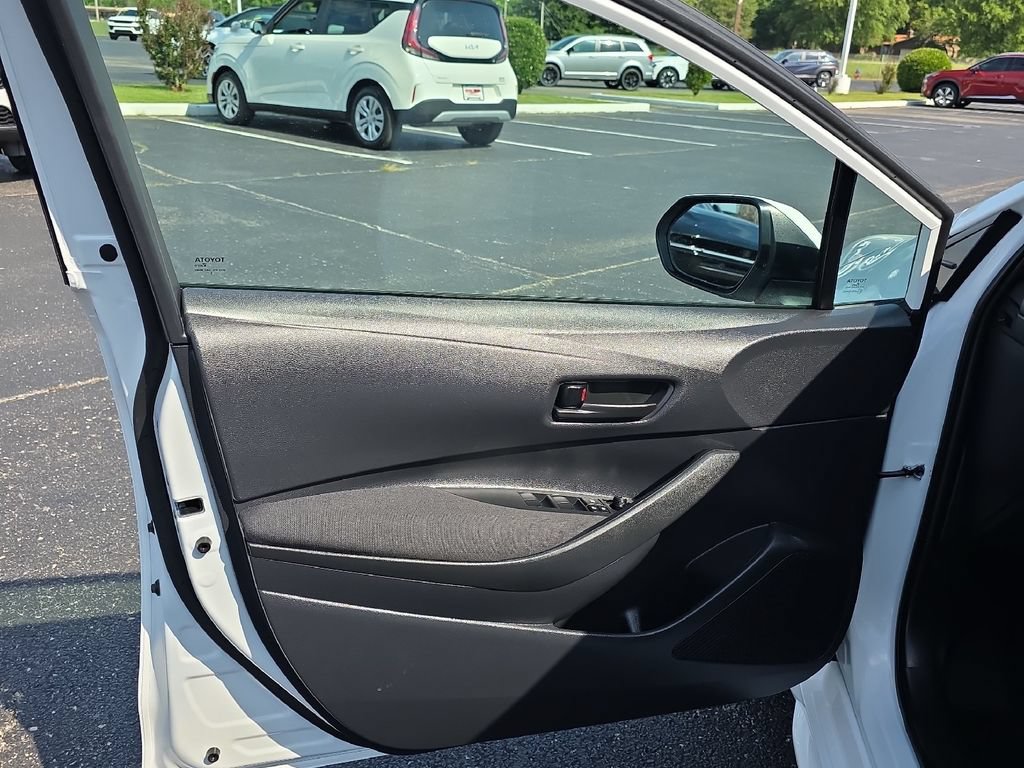 Used 2026 Toyota Corolla LE FWD image 18