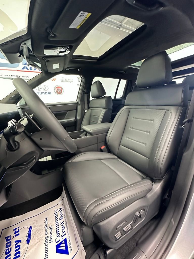 New 2025 Hyundai Santa Fe Calligraphy image 12