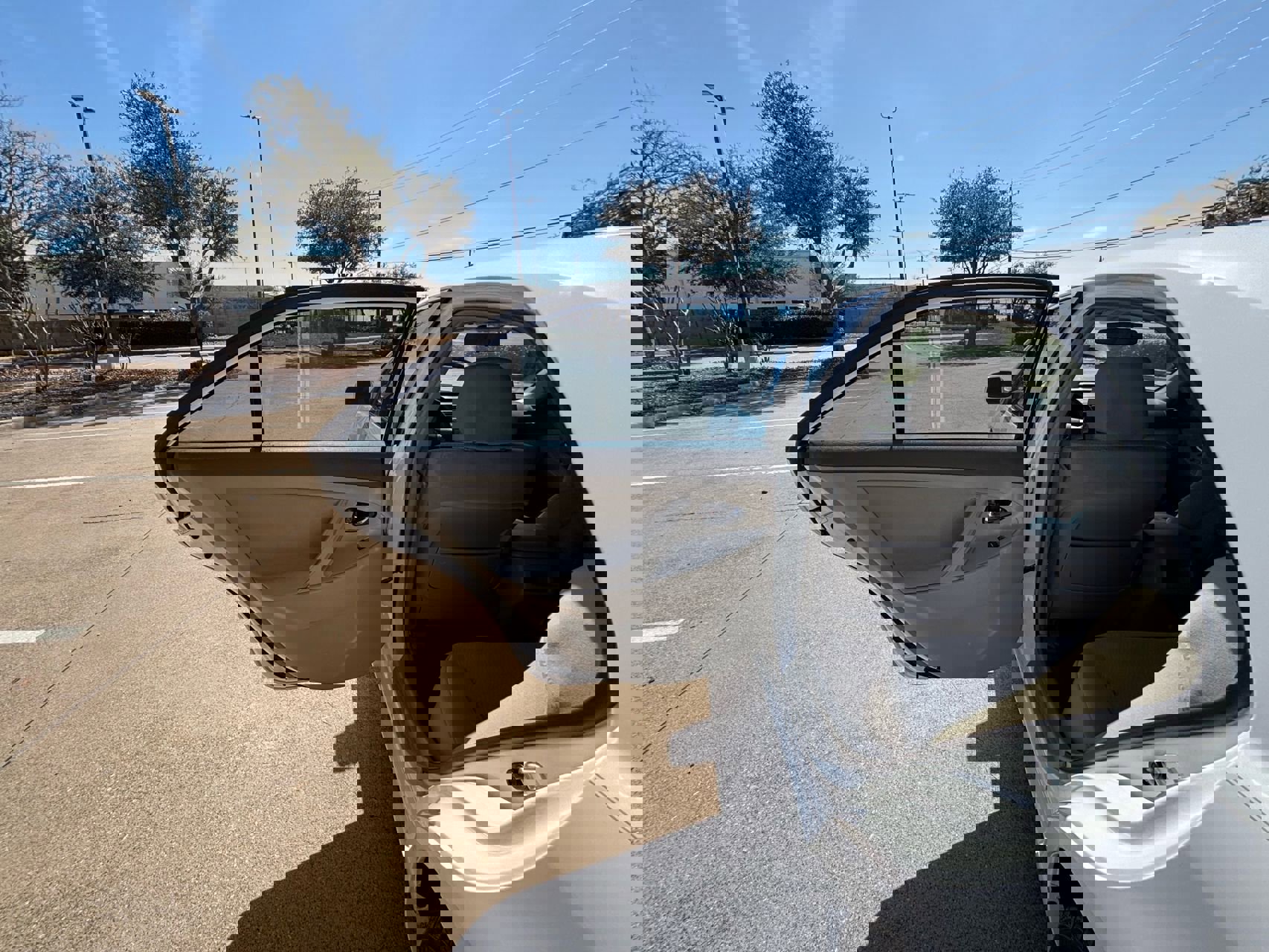 Used 2010 Toyota Camry LE image 21