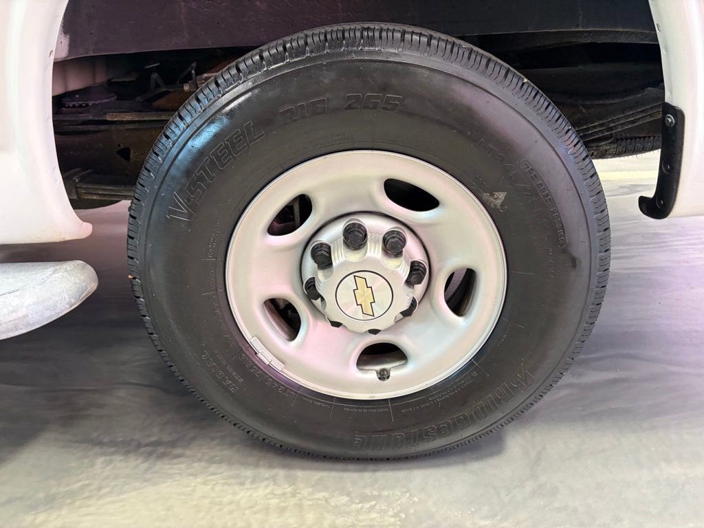 Used 2022 Chevrolet Express 2500 w/ Driver Convenience Package image 13