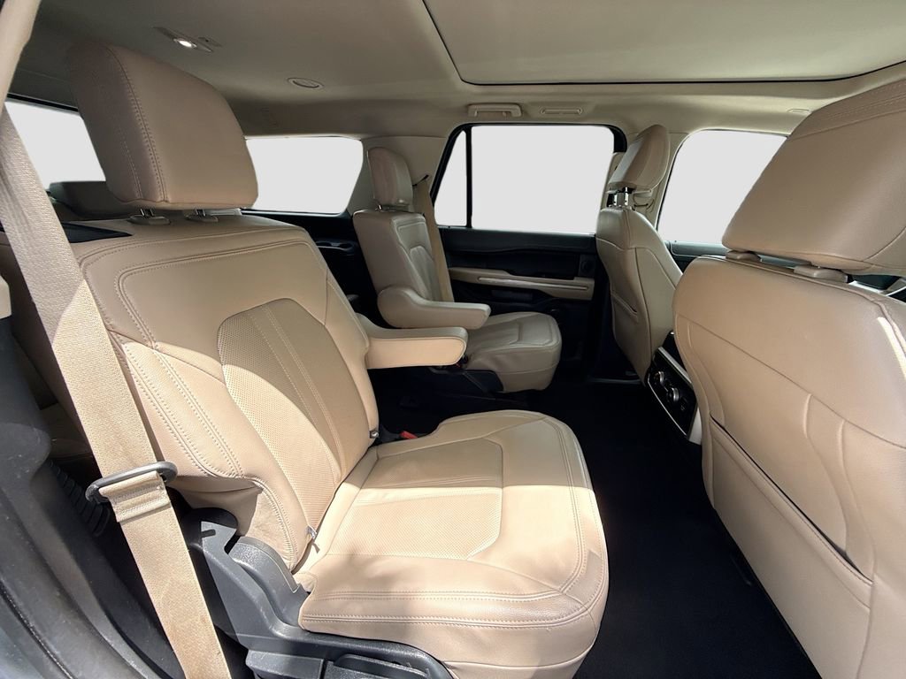 Used 2024 Ford Expedition Limited image 30