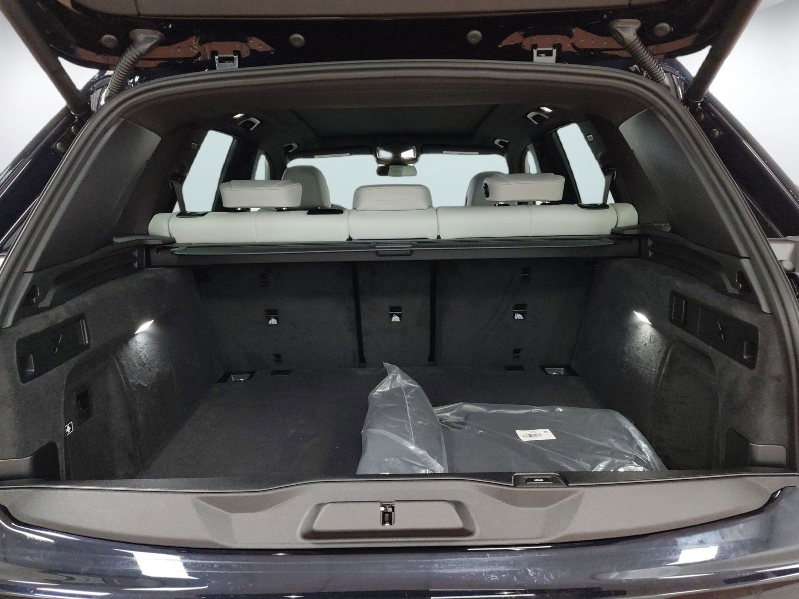 Used 2026 BMW X5 xDrive40i w/ M Sport Package image 18