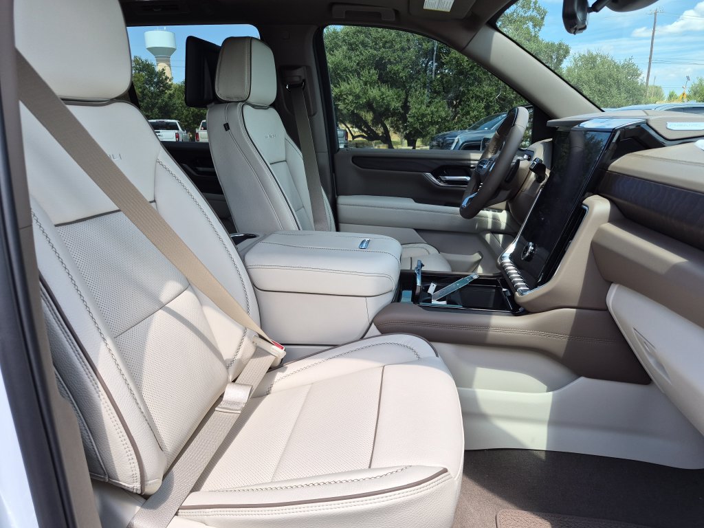 New 2026 GMC Yukon Denali w/ Denali Reserve Package AWD/4WD image 37