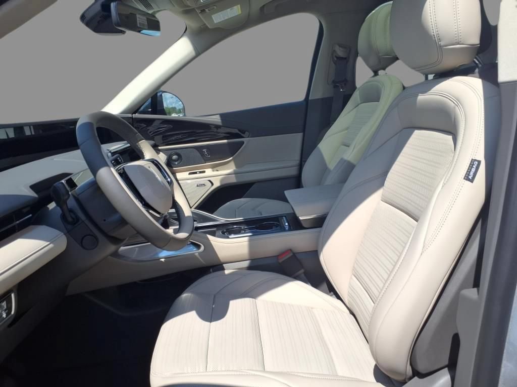 New 2025 Lincoln Nautilus Reserve w/ Jet Appearance Package AWD/4WD image 5