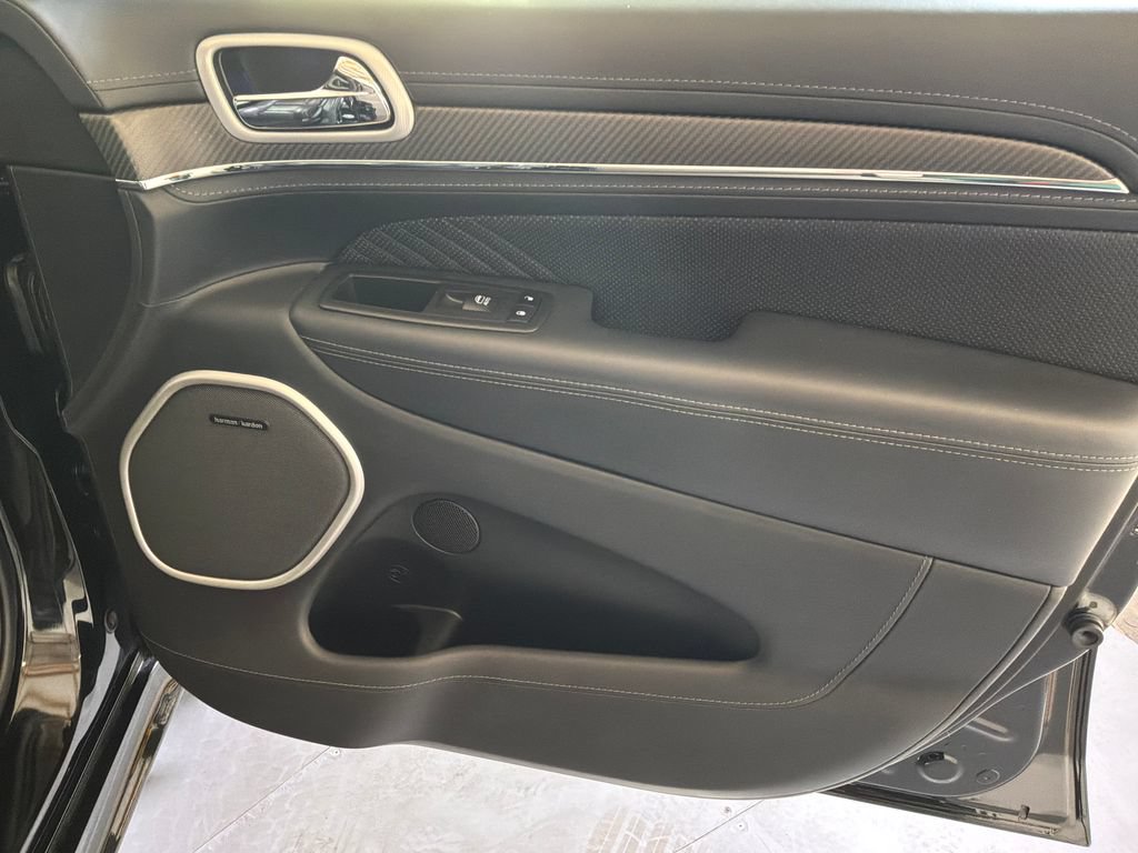 Used 2020 Jeep Grand Cherokee SRT AWD/4WD image 18