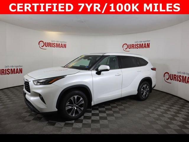 Used 2022 Toyota Highlander XLE AWD/4WD image 4