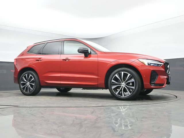 Used 2024 Volvo XC60 B5 Plus w/ Protection Package Premier AWD/4WD image 37
