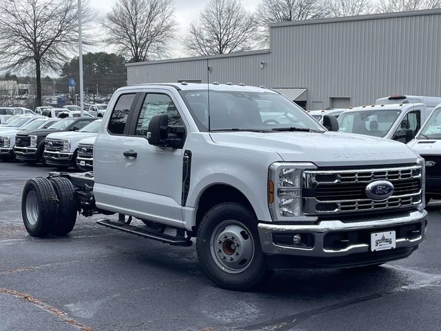 New 2026 Ford F350 XL w/ XL Chrome Package RWD image 26