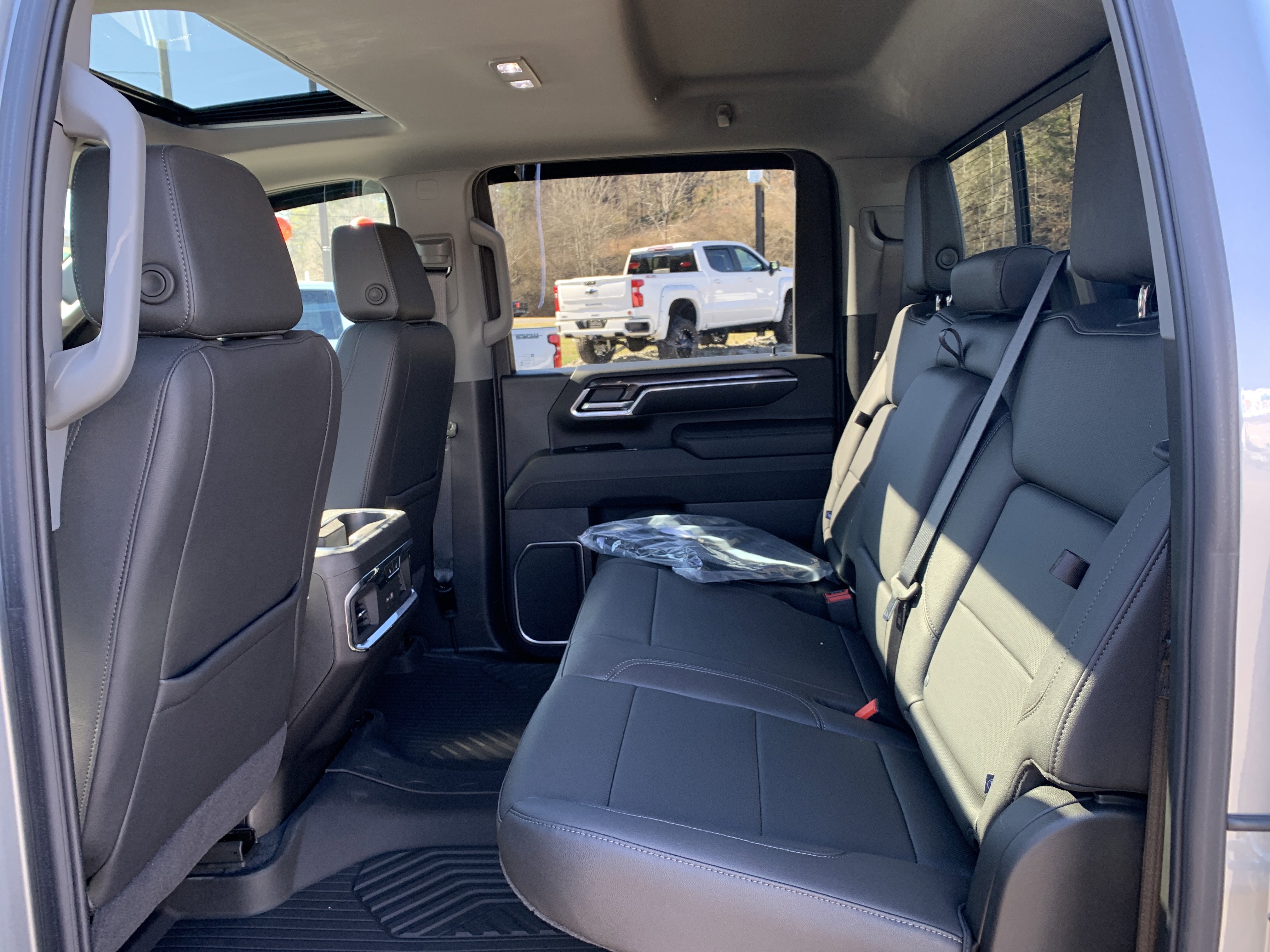 New 2025 Chevrolet Silverado 2500 LTZ w/ LTZ Premium Package AWD/4WD image 22