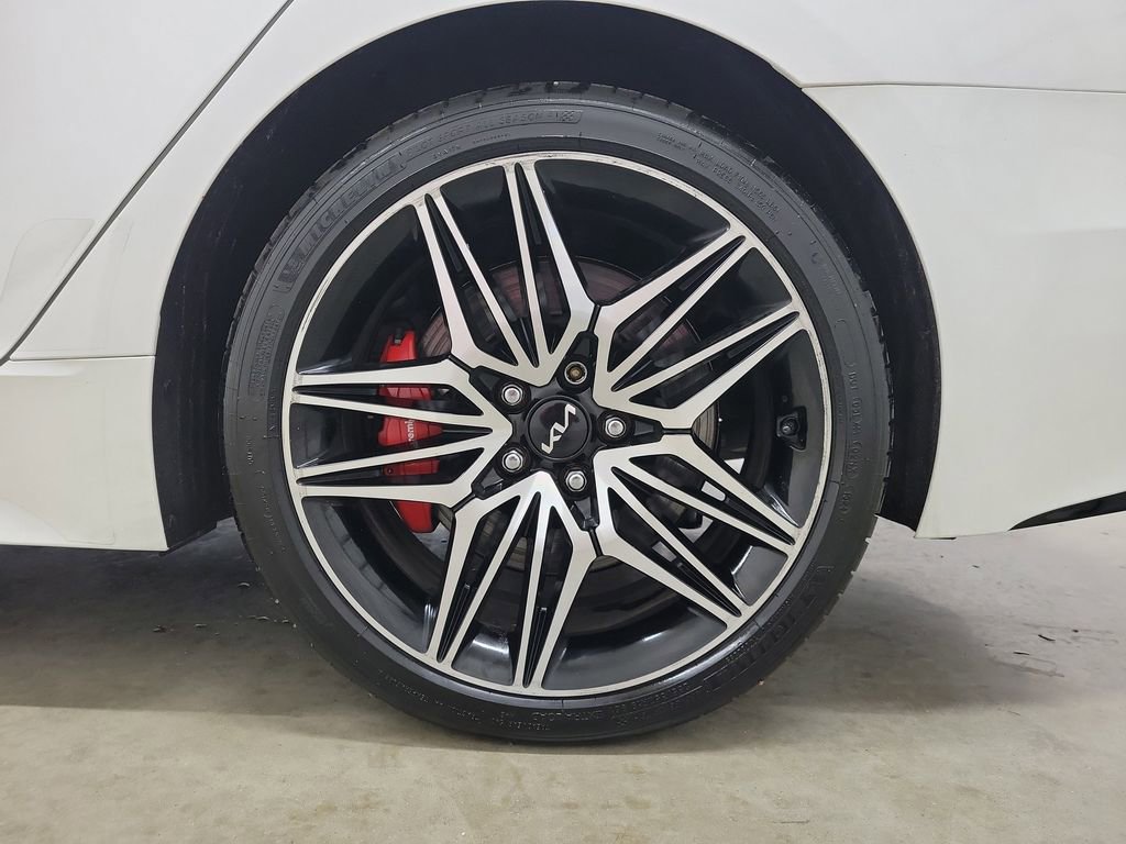 Used 2022 Kia Stinger GT2 image 12