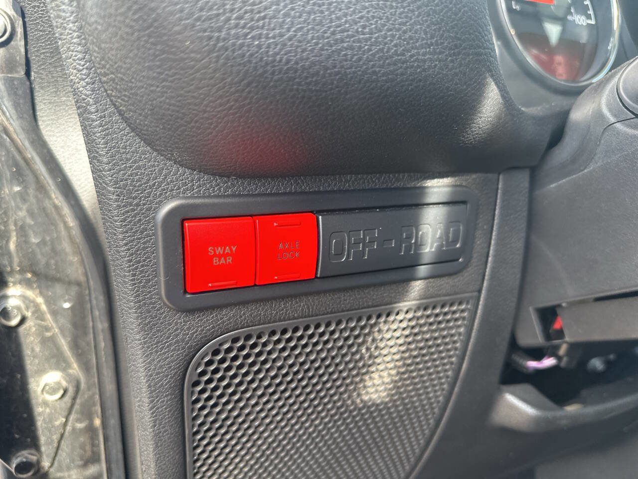 Used 2013 Jeep Wrangler Unlimited Rubicon image 22