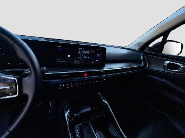 Used 2025 Kia Sorento SX AWD/4WD image 28