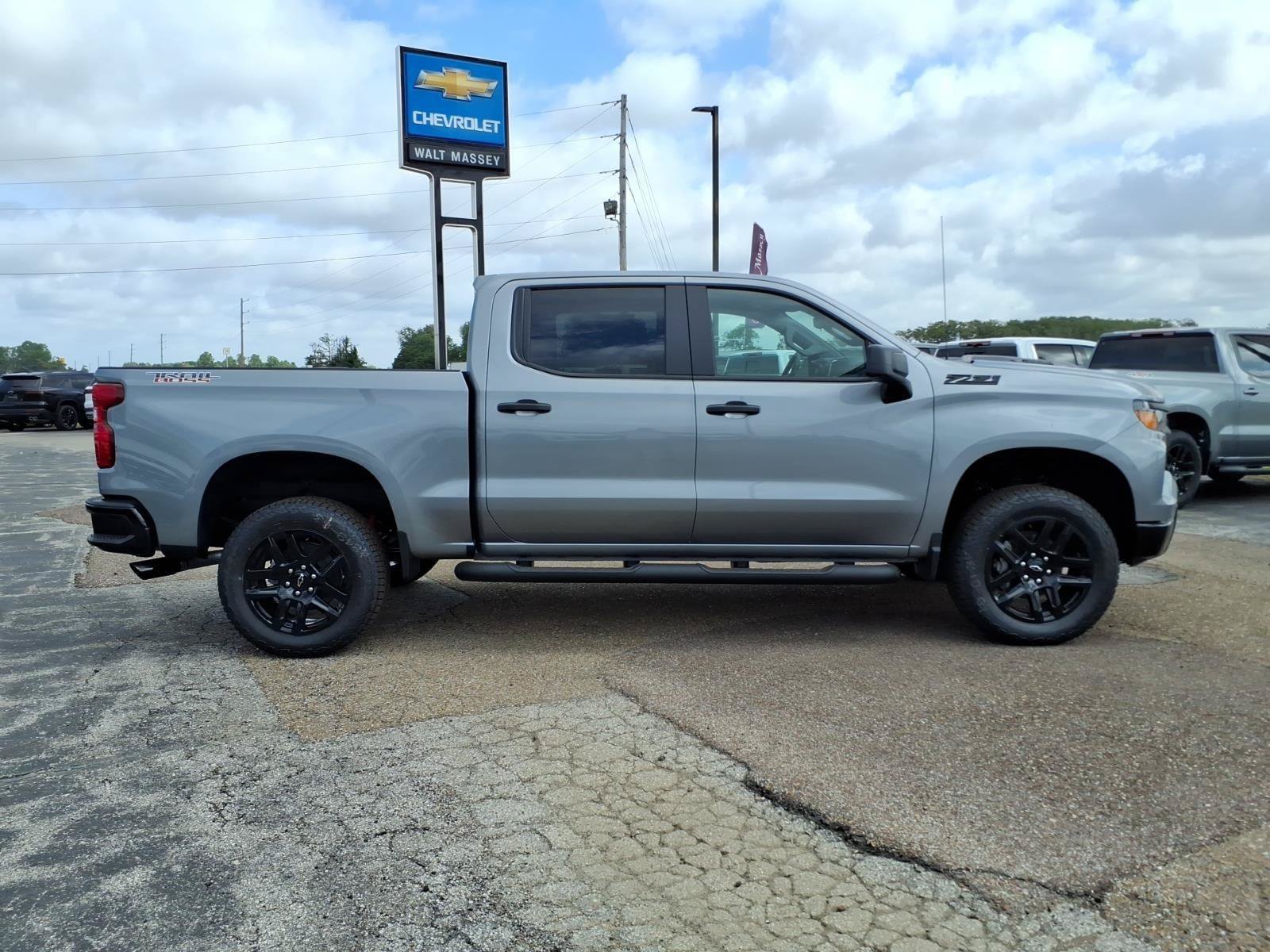 New 2026 Chevrolet Silverado 1500 Custom Trail Boss w/ Turbomax Blackout Package AWD/4WD image 6