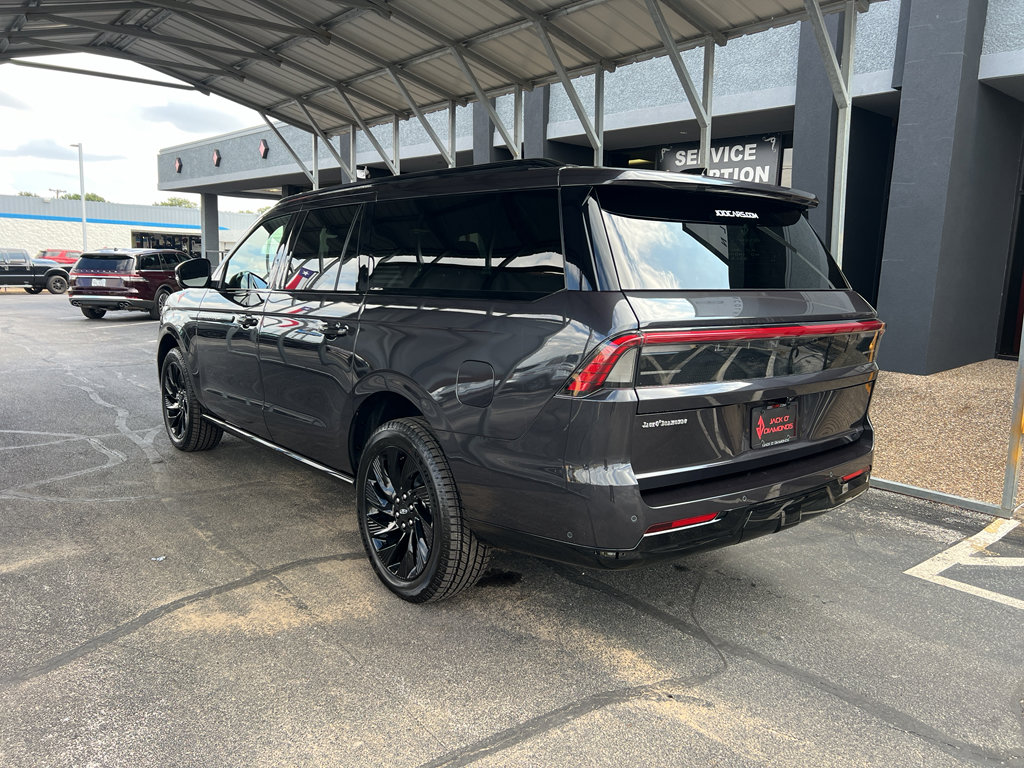 New 2025 Lincoln Navigator L Reserve w/ Jet Appearance Package image 4