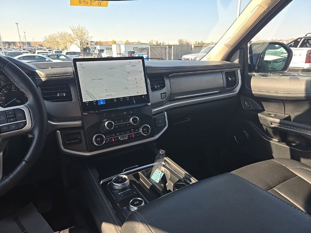 Used 2022 Ford Expedition XLT image 27