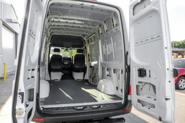 Used 2020 Mercedes-Benz Sprinter 2500 image 40