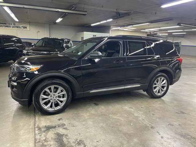 Certified 2023 Ford Explorer XLT w/ Equipment Group 202A AWD/4WD image 4