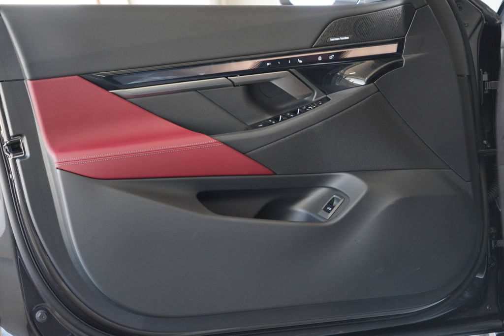 New 2027 BMW 530i w/ Premium Package RWD image 9