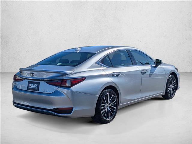 Used 2023 Lexus ES 300h w/ Premium Package image 5