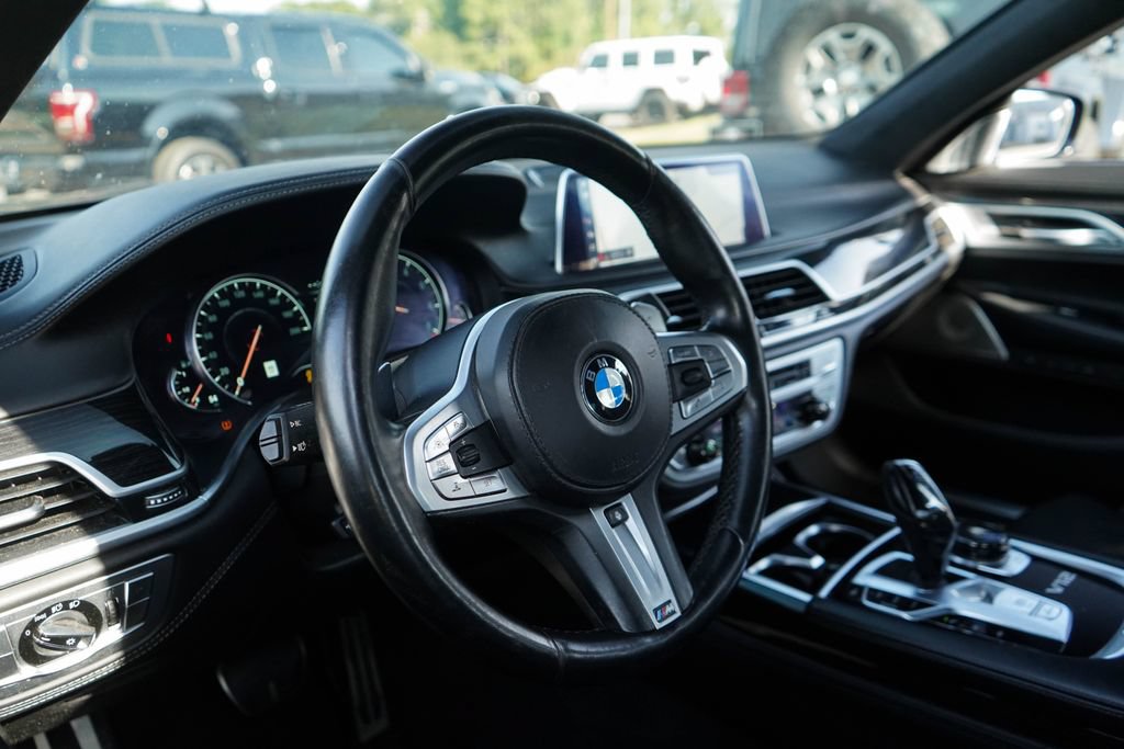 Used 2019 BMW M760i xDrive w/ Luxury Rear Seating Package AWD/4WD image 6