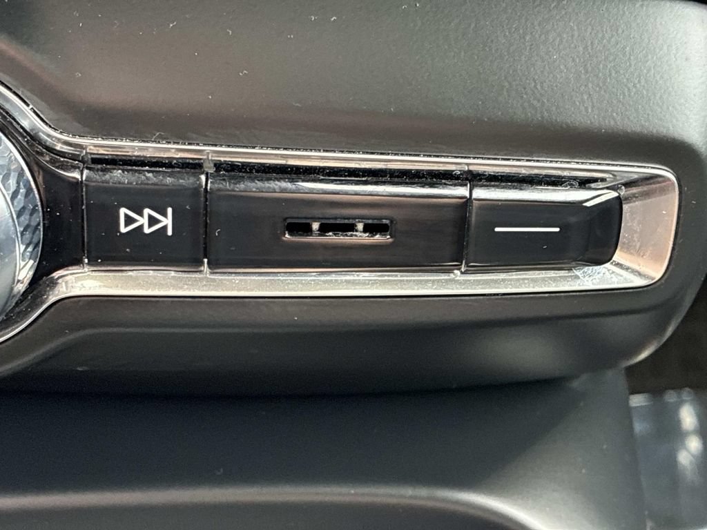 Used 2023 Volvo C40 P8 Recharge Plus w/ Climate Package AWD/4WD image 37