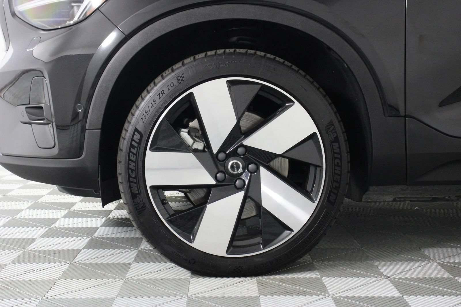 Certified 2023 Volvo C40 P8 Recharge Ultimate w/ Protection Package Premier AWD/4WD image 26