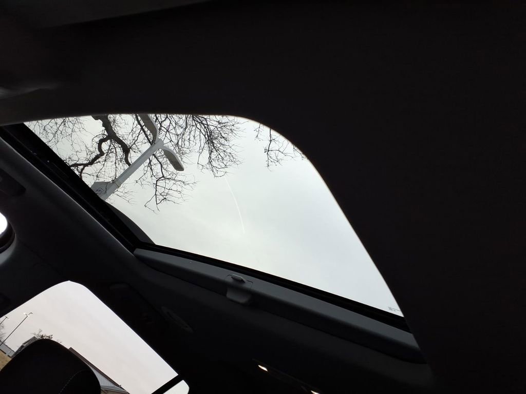 Certified 2023 GMC Acadia SLE w/ Driver Convenience Package image 10