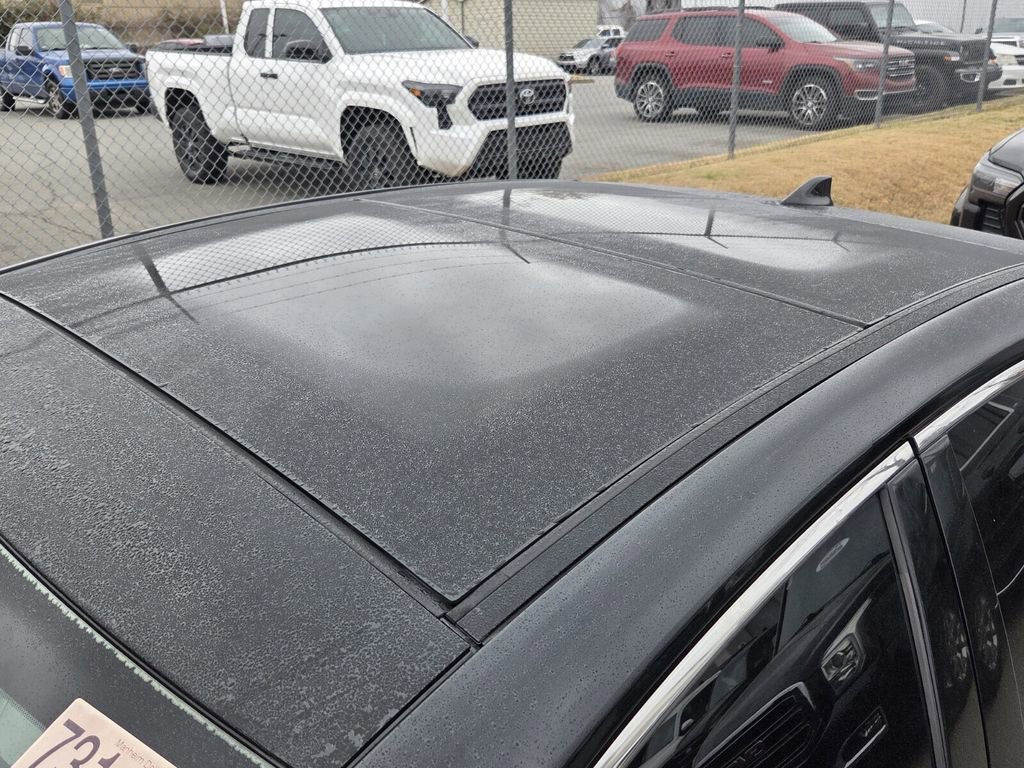 Used 2021 Toyota Camry XSE FWD image 4