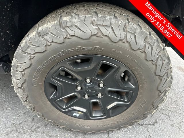 Used 2016 Jeep Wrangler Sahara image 19