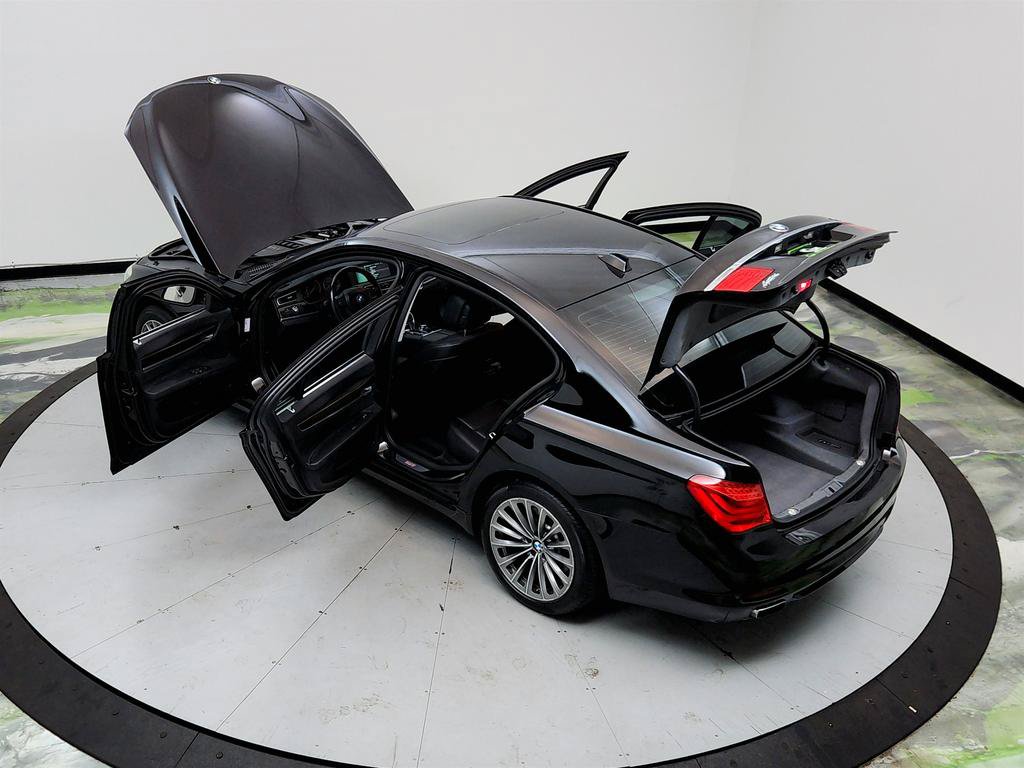 Used 2012 BMW 740i RWD image 38
