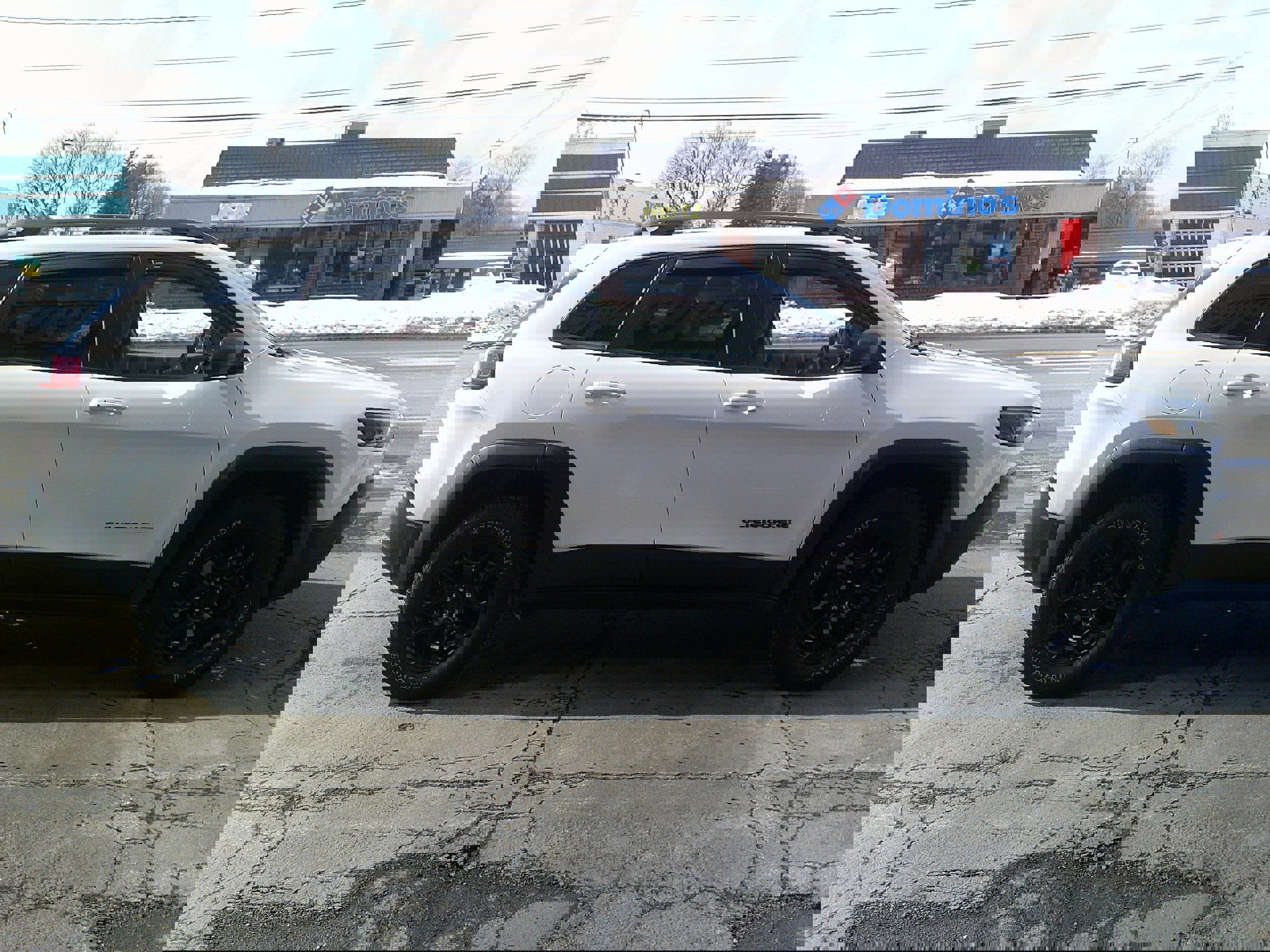 Used 2021 Jeep Cherokee Trailhawk w/ Premium Leather Package image 6