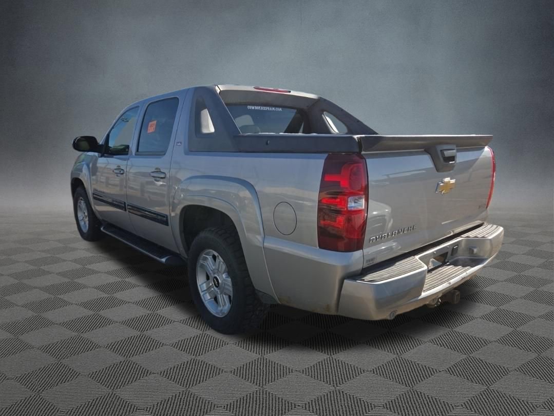 Used 2009 Chevrolet Avalanche LT w/ Luxury Package AWD/4WD image 7