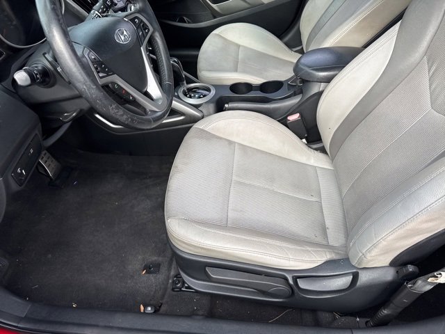 Used 2013 Hyundai Veloster w/ Style Pkg image 15