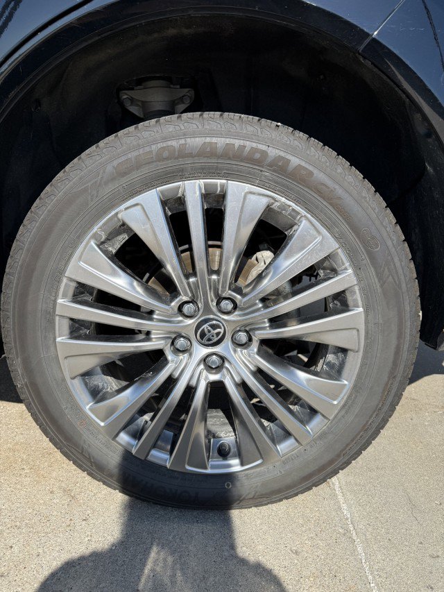 Used 2021 Toyota Venza XLE w/ Softex Package image 27