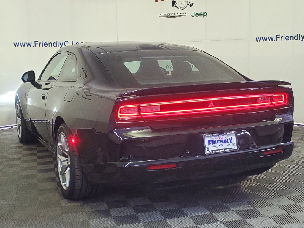 Used 2024 Dodge Charger Daytona Scat Pack w/ Plus Group AWD/4WD image 4