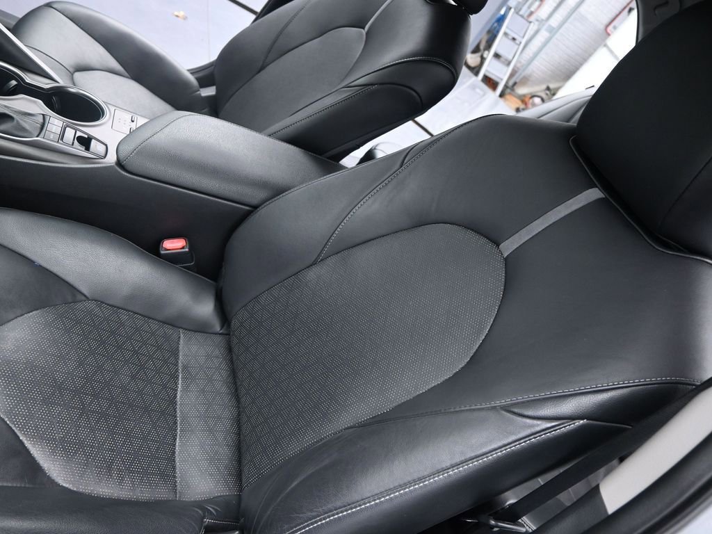Used 2021 Toyota Camry XSE FWD image 9
