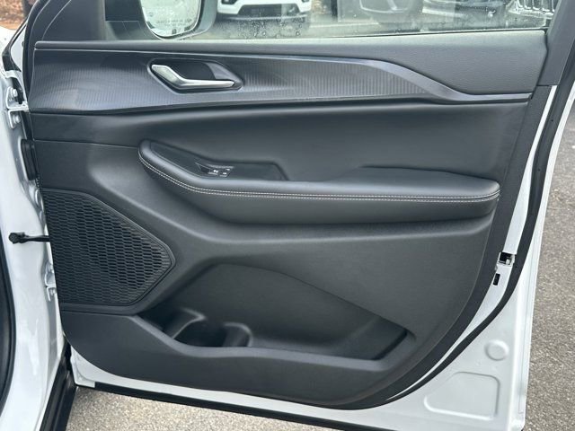 New 2025 Jeep Grand Cherokee Laredo image 16