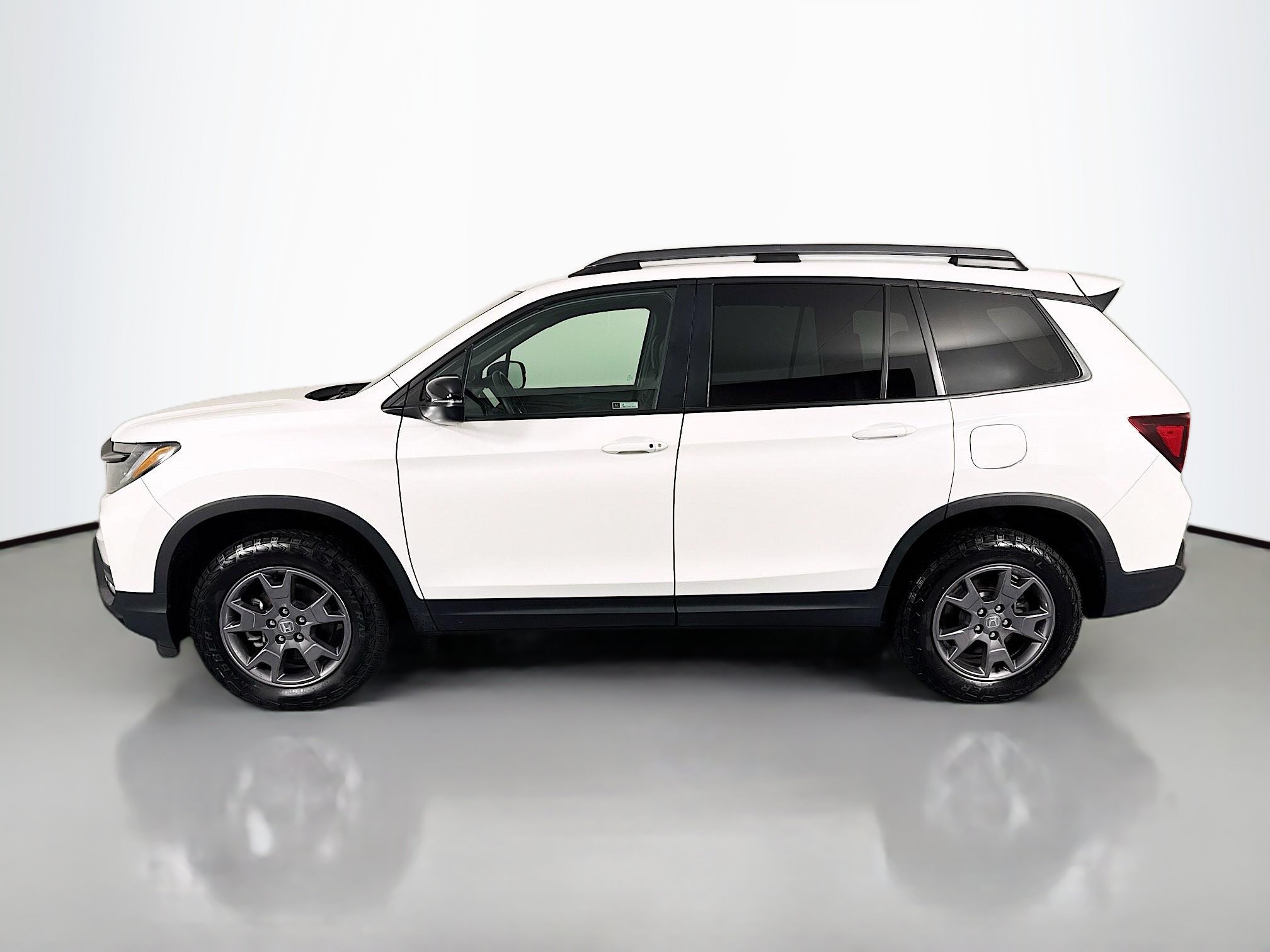 Certified 2024 Honda Passport TrailSport image 8