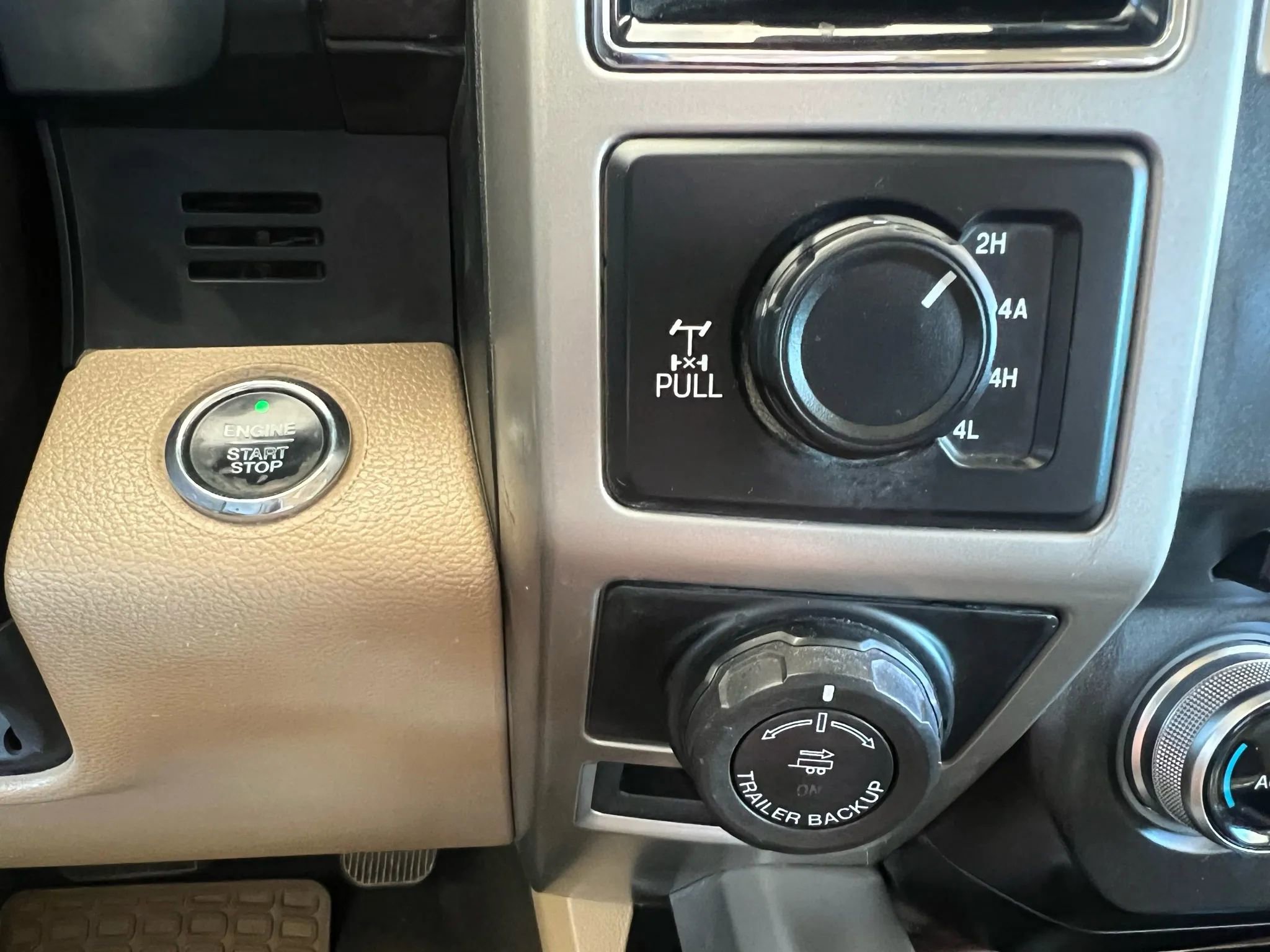 Used 2018 Ford F150 Lariat w/ Equipment Group 502A Luxury image 16