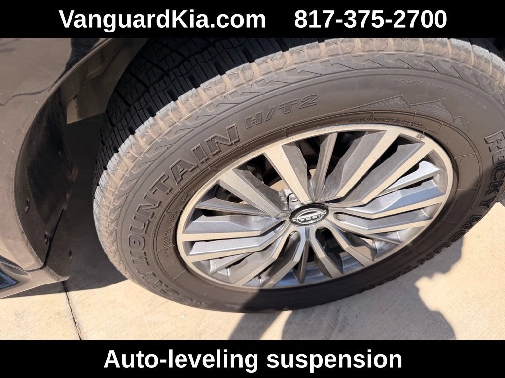 Used 2022 Nissan Armada SV w/ SV Appearance Package RWD image 11